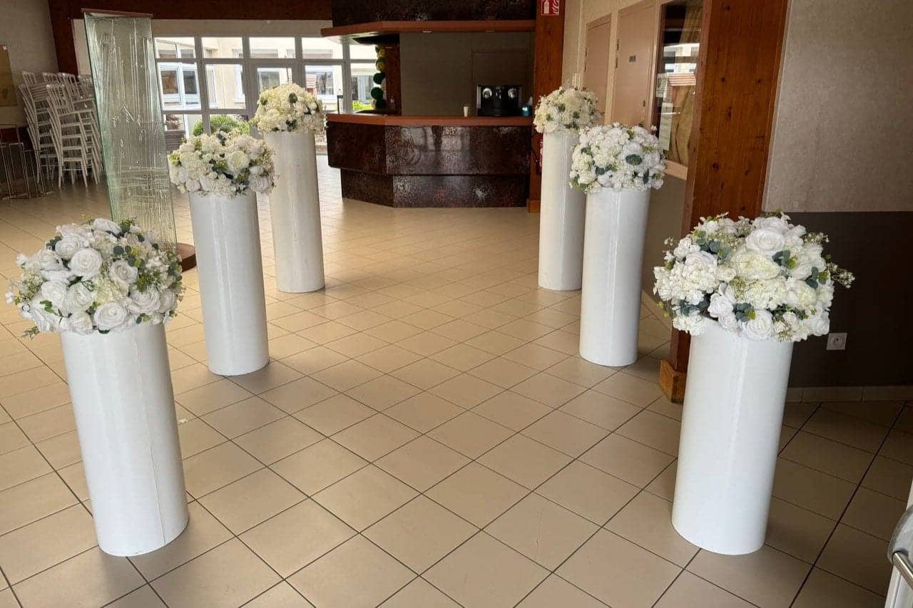 Pack 6 colonnes & boules florales – photo 1